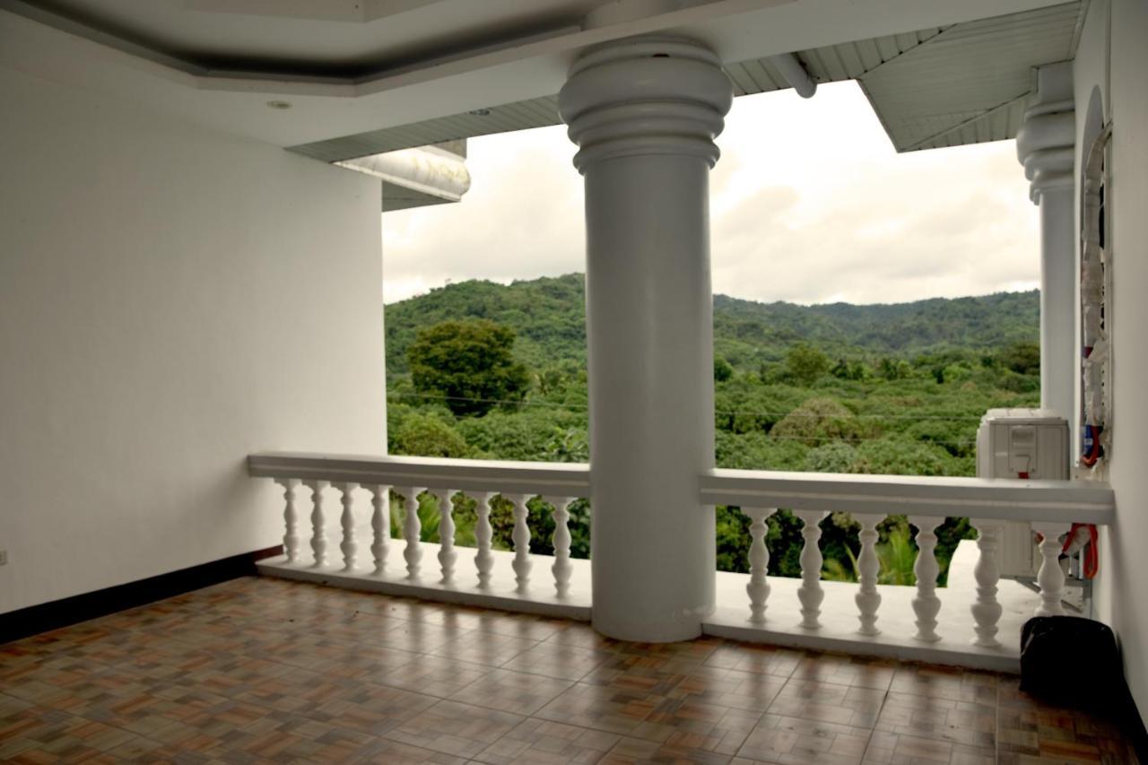 Isla De Oro Hotel Mamburao Zewnętrze zdjęcie