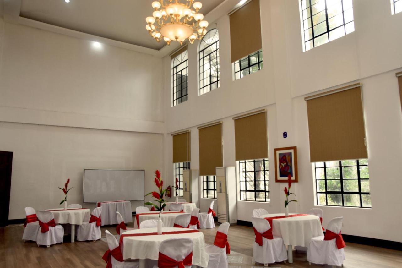 Isla De Oro Hotel Mamburao Zewnętrze zdjęcie