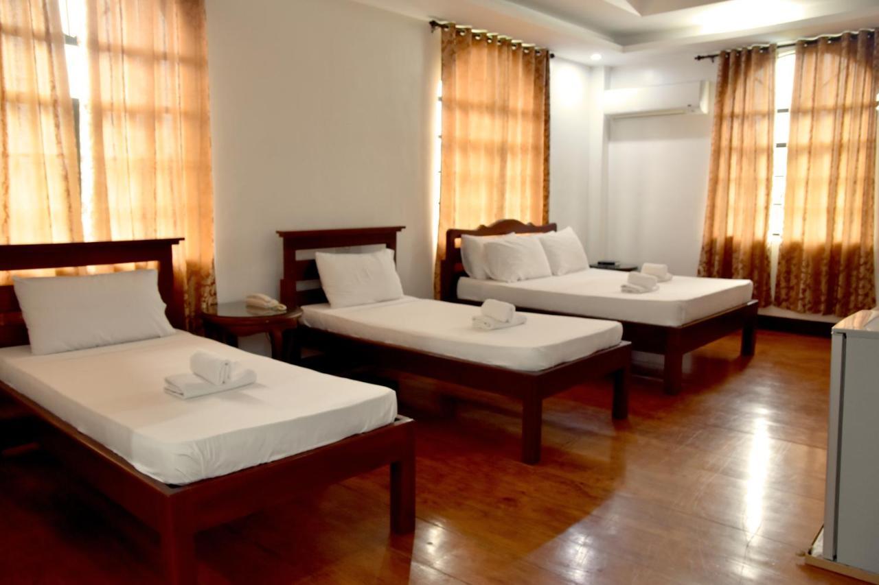 Isla De Oro Hotel Mamburao Zewnętrze zdjęcie