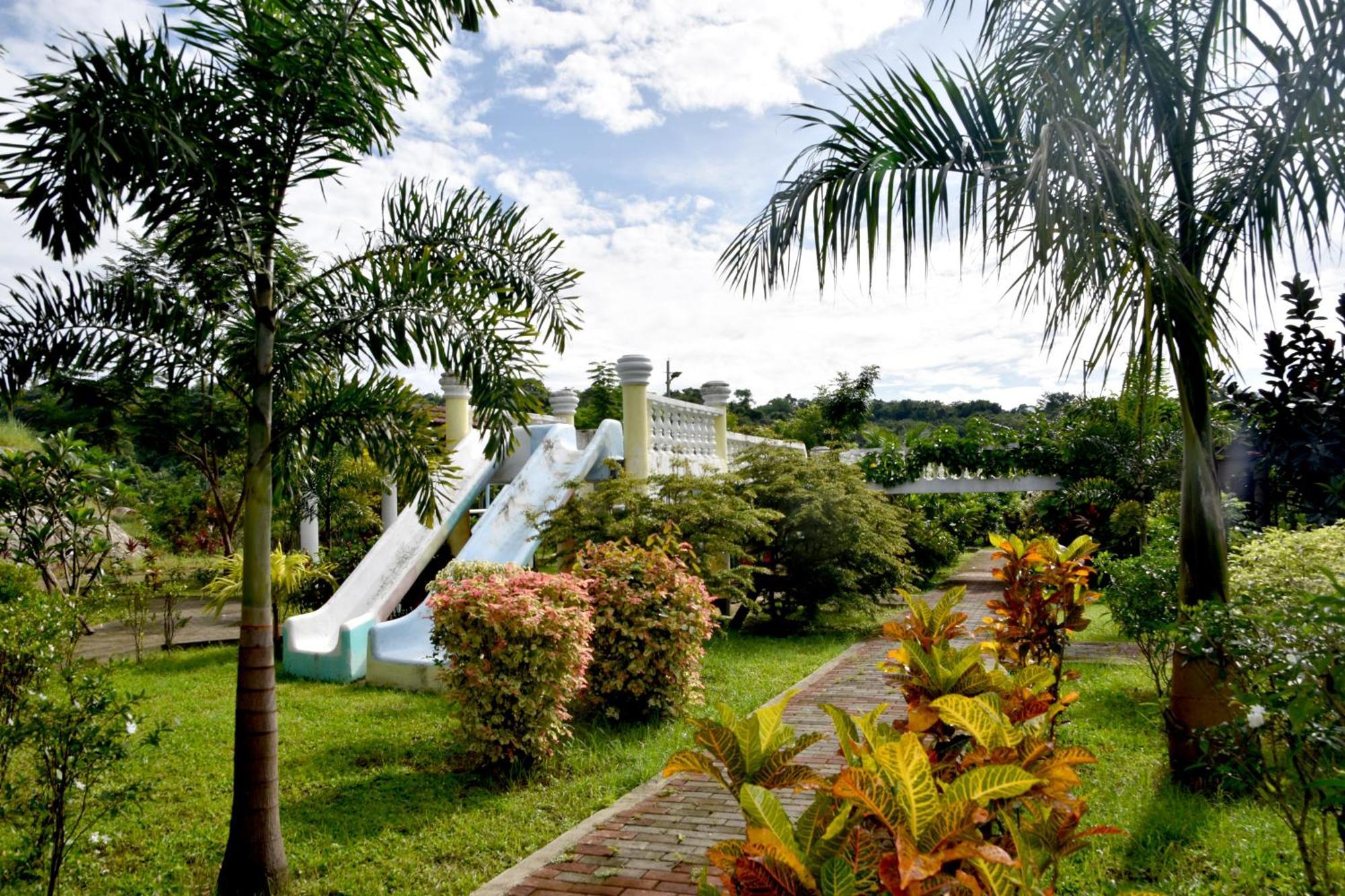 Isla De Oro Hotel Mamburao Zewnętrze zdjęcie